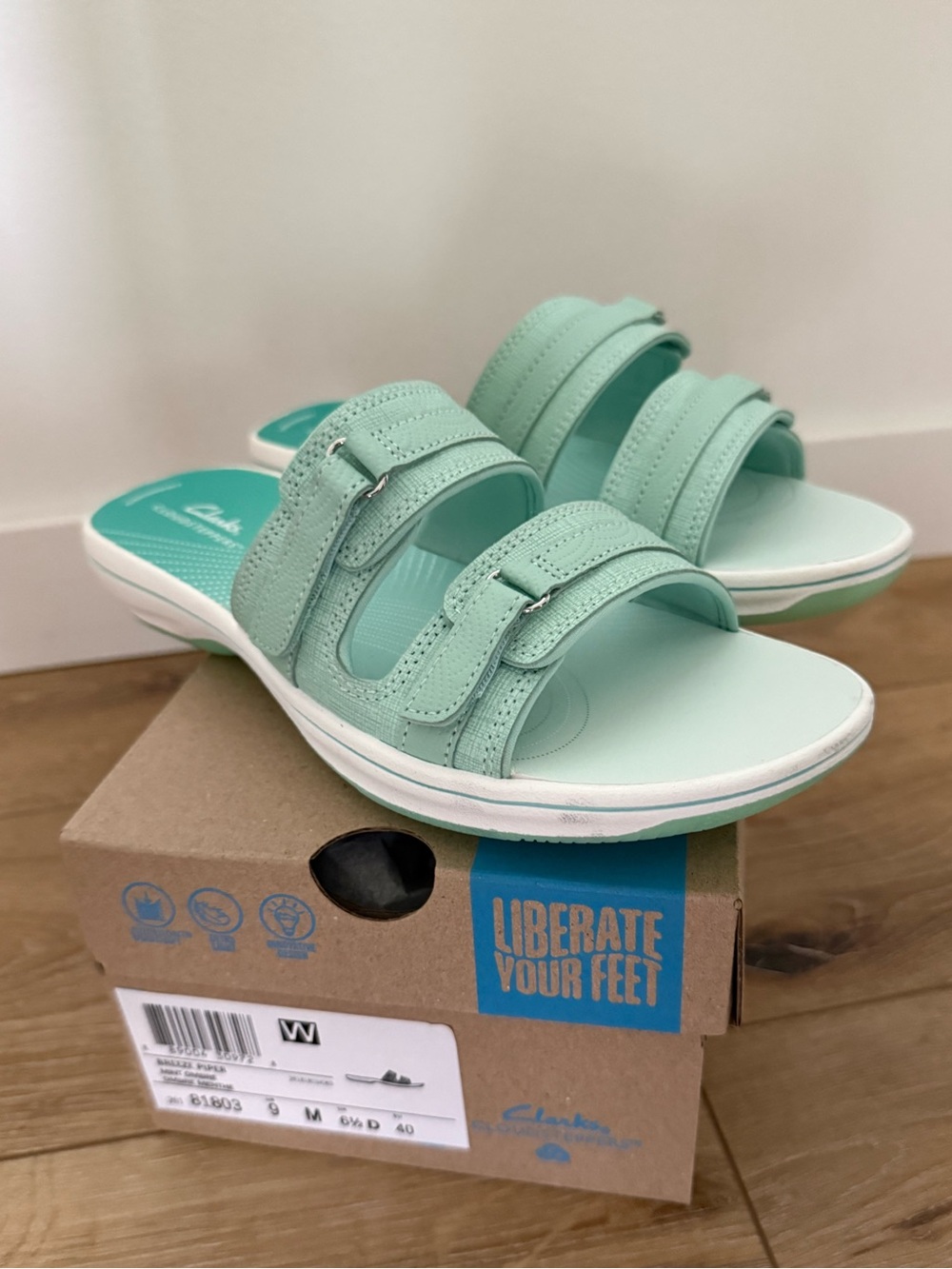 Clarks Women's Breeze Piper Cloudstepper Slides in Mint Ombré